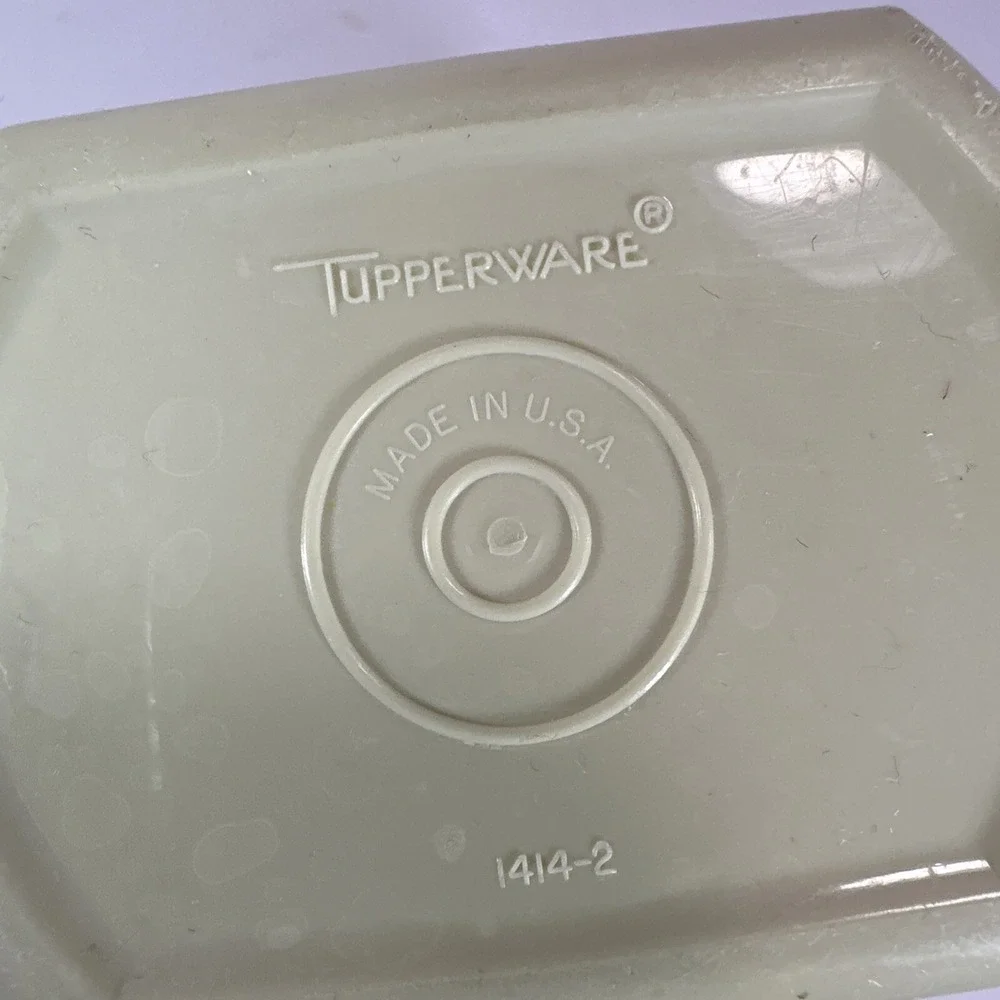 Vintage 70's Tupperware Creamer Push n Seal Top Tan NOS Harvest Gold 1414-2